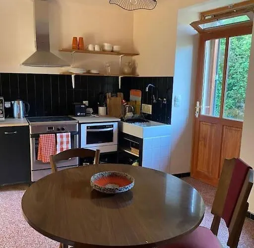 Le Prieuré Du Vigeant Сasa de vacaciones Le Vigeant